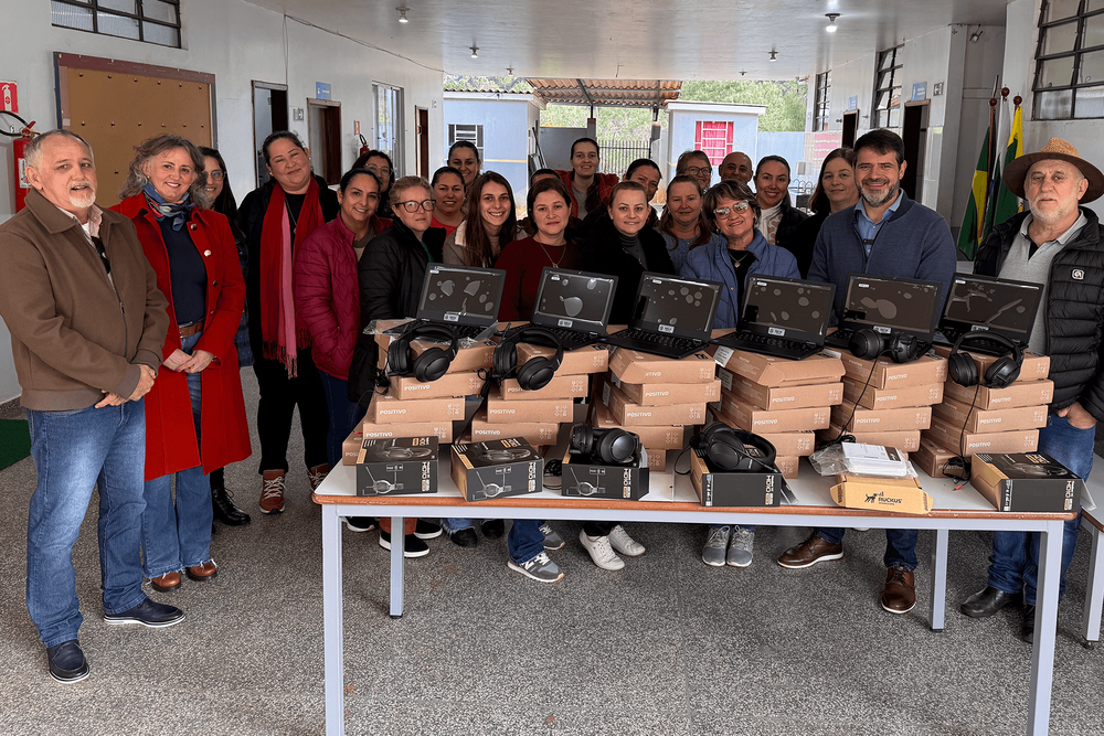 Mais 30 Chromebooks para a rede municipal